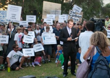 Haines Hunter MD John Haber displays a 760 prototype hull.